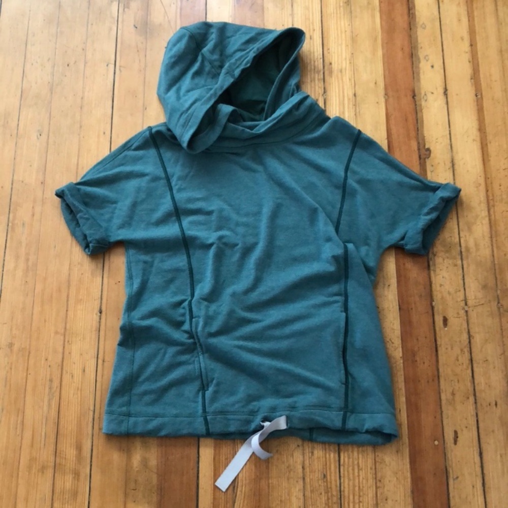 Lulu short sleeve hoodie